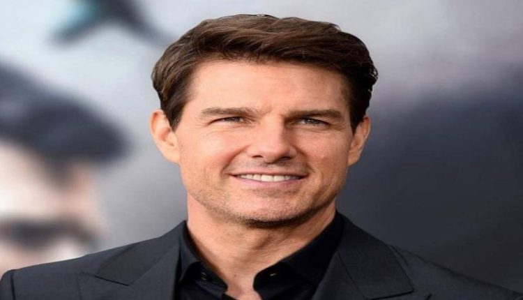Tom Cruise turns photographer for ‘MI7’ co-stars at Seoul premiere
